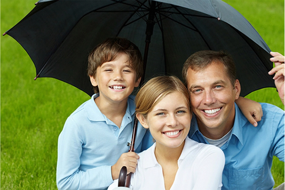 personal-umbrella-insurance- family in umbrella